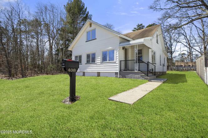 408 Arlington Avenue North